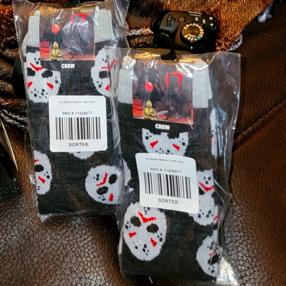 Friday the 13th Jason Voorhees socks. 2 pair sealed. Star Wars sealed box 4 pair